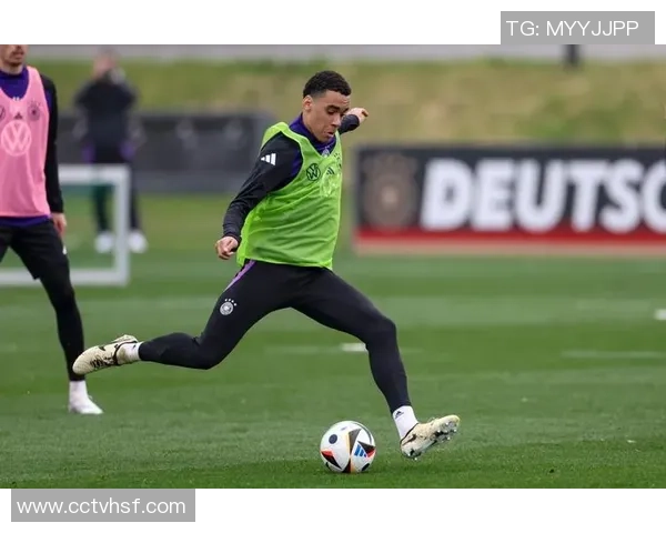 德国与秘鲁友谊赛精彩回顾：两队球员表现亮眼，友谊赛场上激情四溢